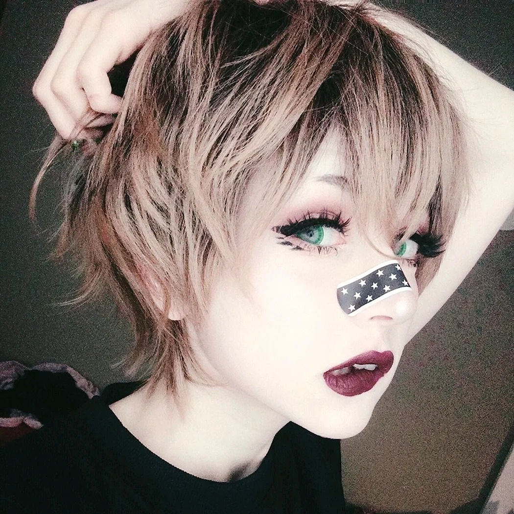 Косплей з коротким волоссям